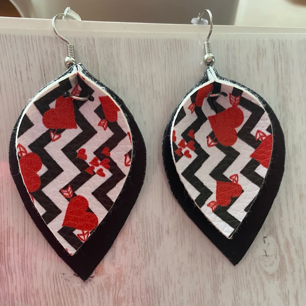 Heart earring - Picture 2 of 6